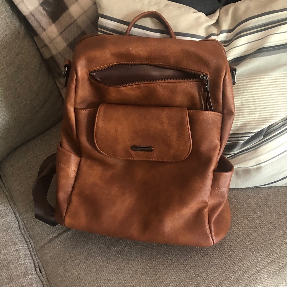 Structured Cognac Leather Backpack with Front Pocket - Unbranded